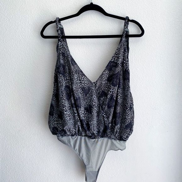 Free people Siren Song Wrap Surplice V-Neck Sleeveless Bodysuit - Picture 5 of 16